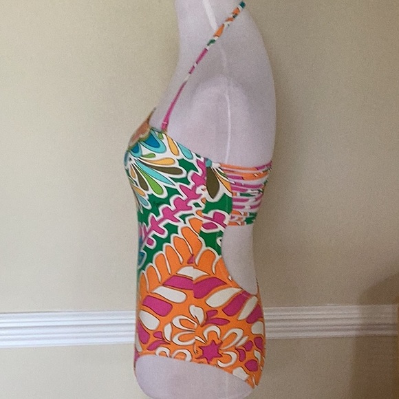 Trina Turk size 4 bright print on white background strapless low cut bac… - Picture 2 of 12